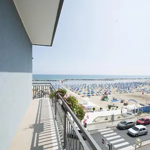Isabell 2*, Rimini Italia